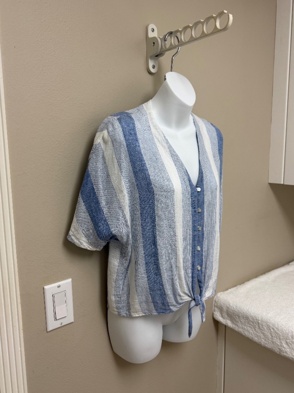Rails Thea Striped Tie Front Top Linen Blend Blue Nevis Stripe Print Size XS - Picture 5 of 14
